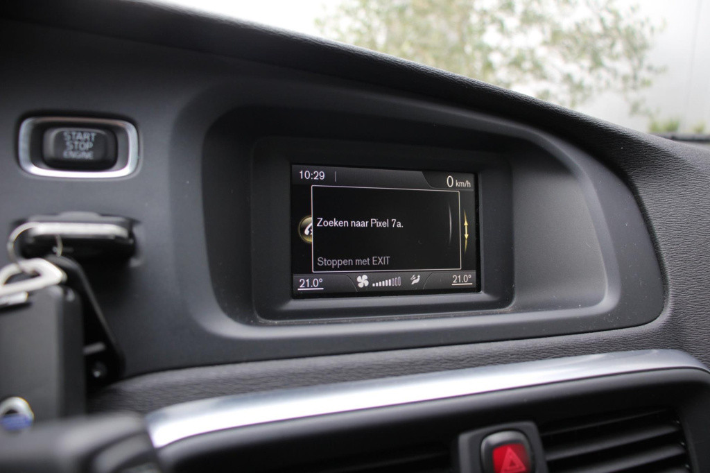 Volvo V40 1.6 t2 you! inc btw - xenon - cruise - pdc - high perf audio - de