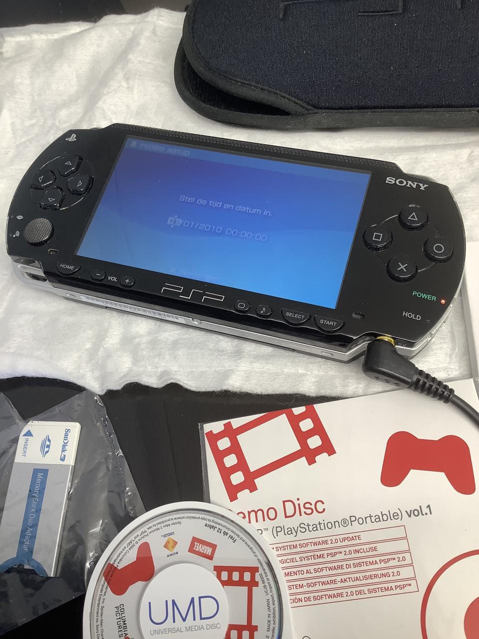 Sony PlayStation PSP1004 Value-pack compleet in doos en veel spellen.