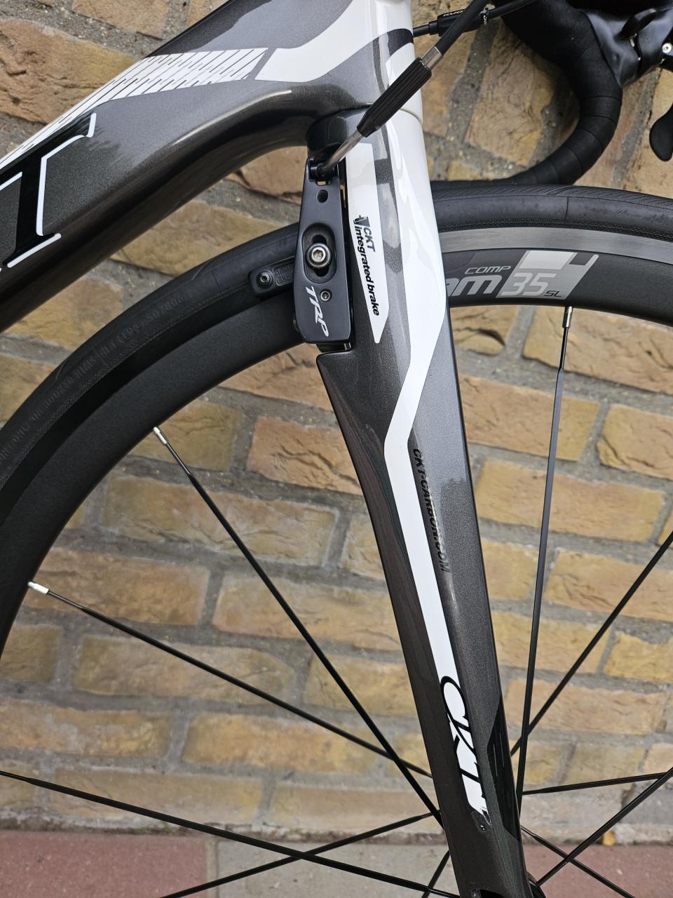 CKT SSP 589 Carbon racer met Campagnolo Record 11-speed