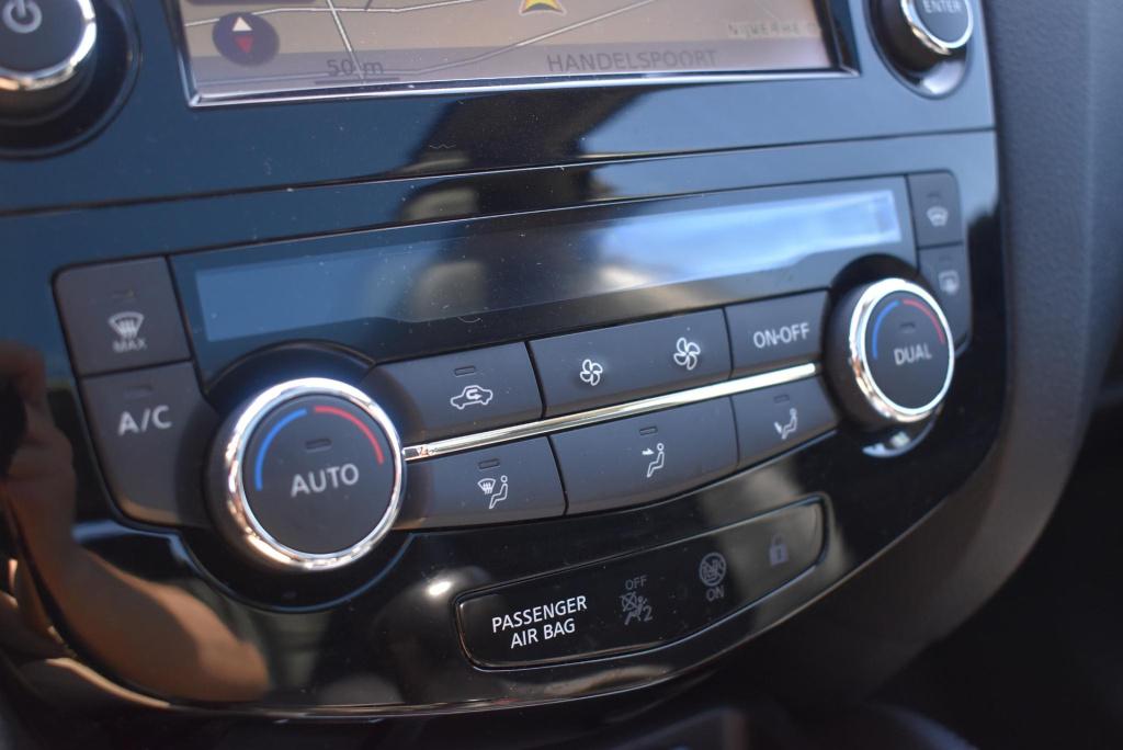Nissan Qashqai 1.2 tekna | climate control | cruise control | trekhaak | st