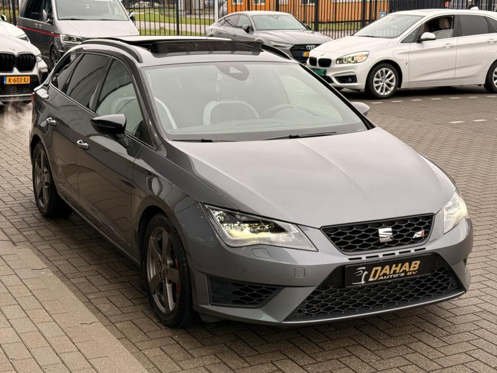 Seat Leon st 2.0 tsi cupra 290 | pano | stoelverwarming | achteruitrijcamer