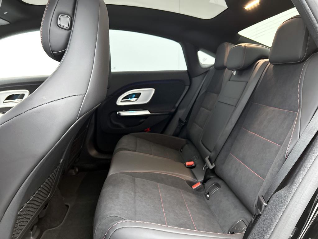 Mercedes-Benz Cla 250+ launch edition 85 kwh | multibeam led | panoramadak 