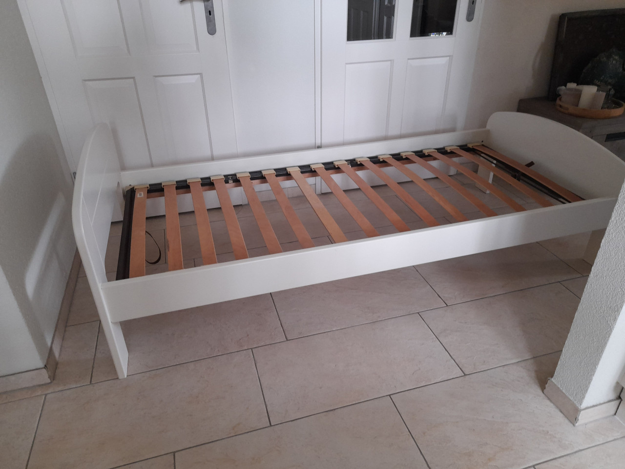 1 Persoons bed 90 x 200 (in goede staat )