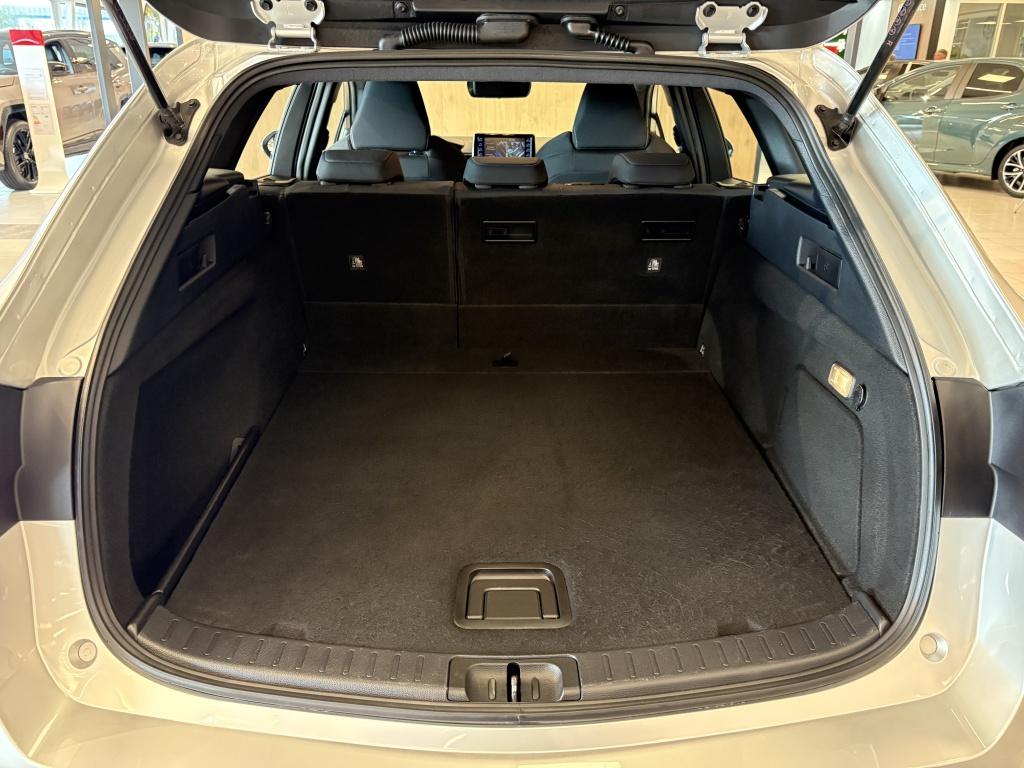 Toyota Corolla Touring Sports 2.0 hybrid first ed.