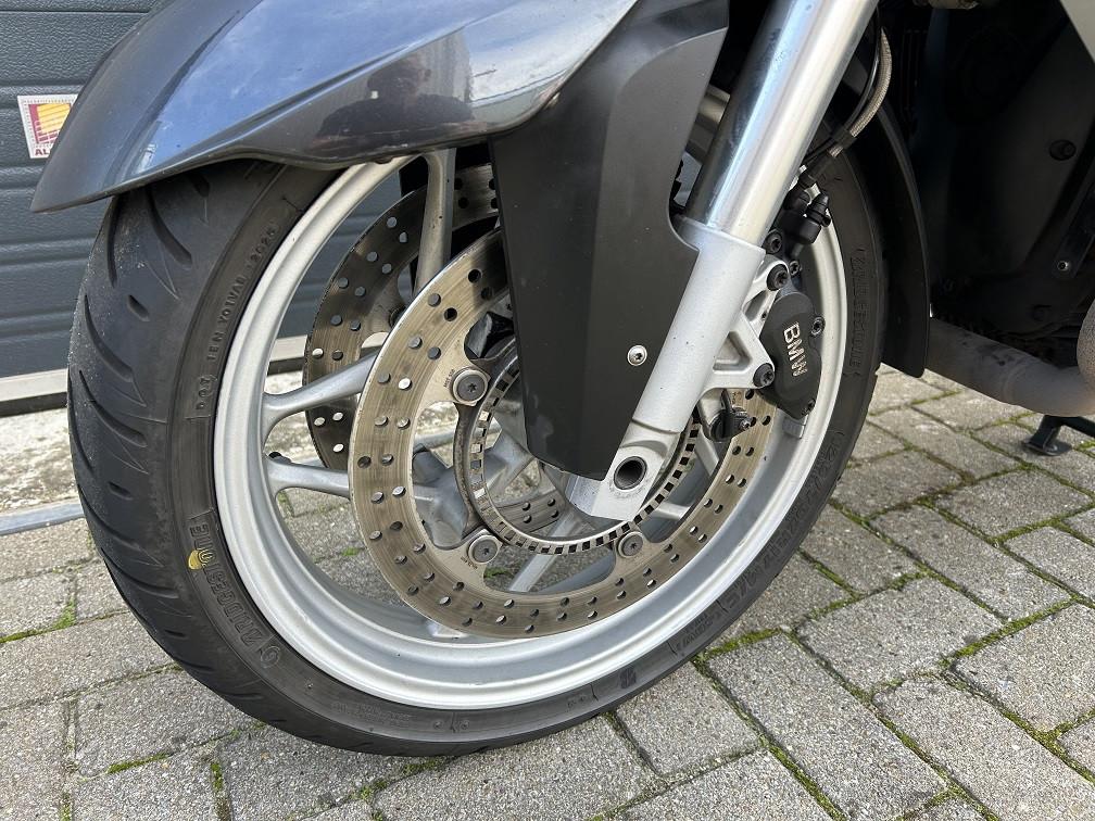 BMW R1200RT uit 2011, 250dkm, full-opt, volledige historie bekend €2500,-