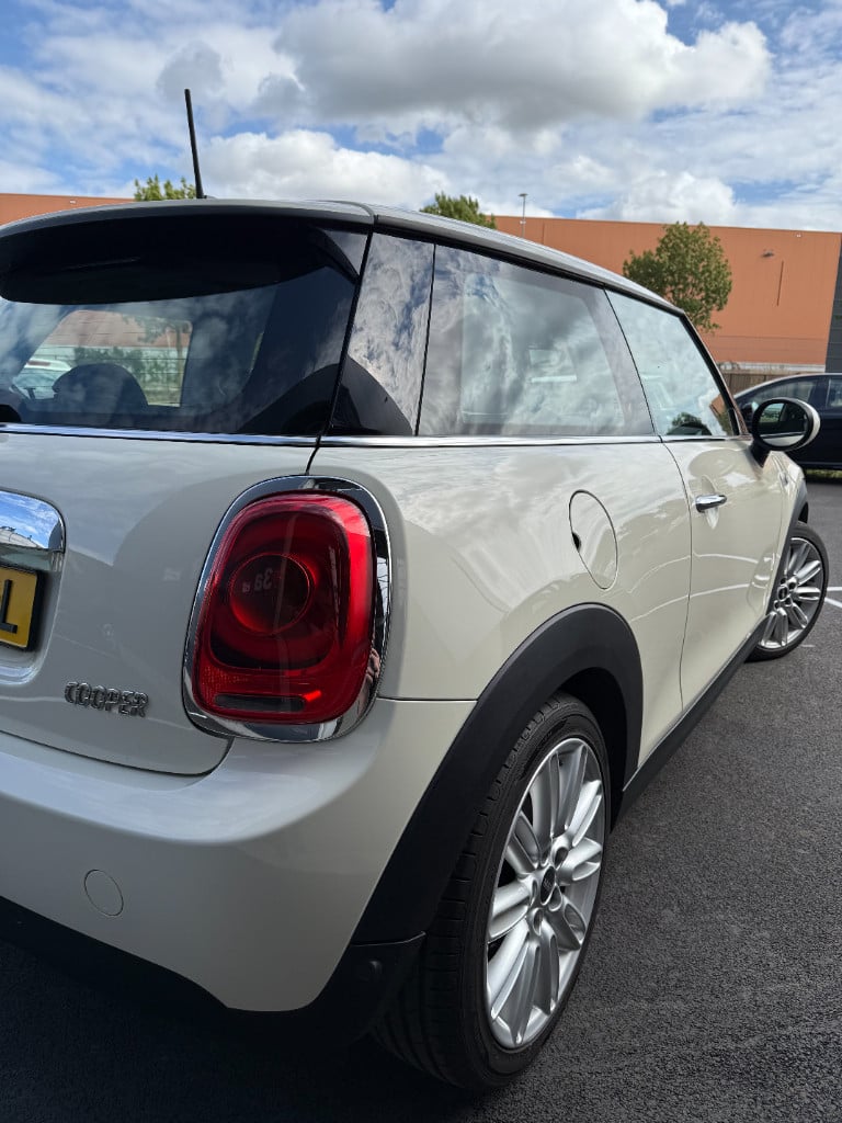 Mini Cooper 1.5 - chili - pano