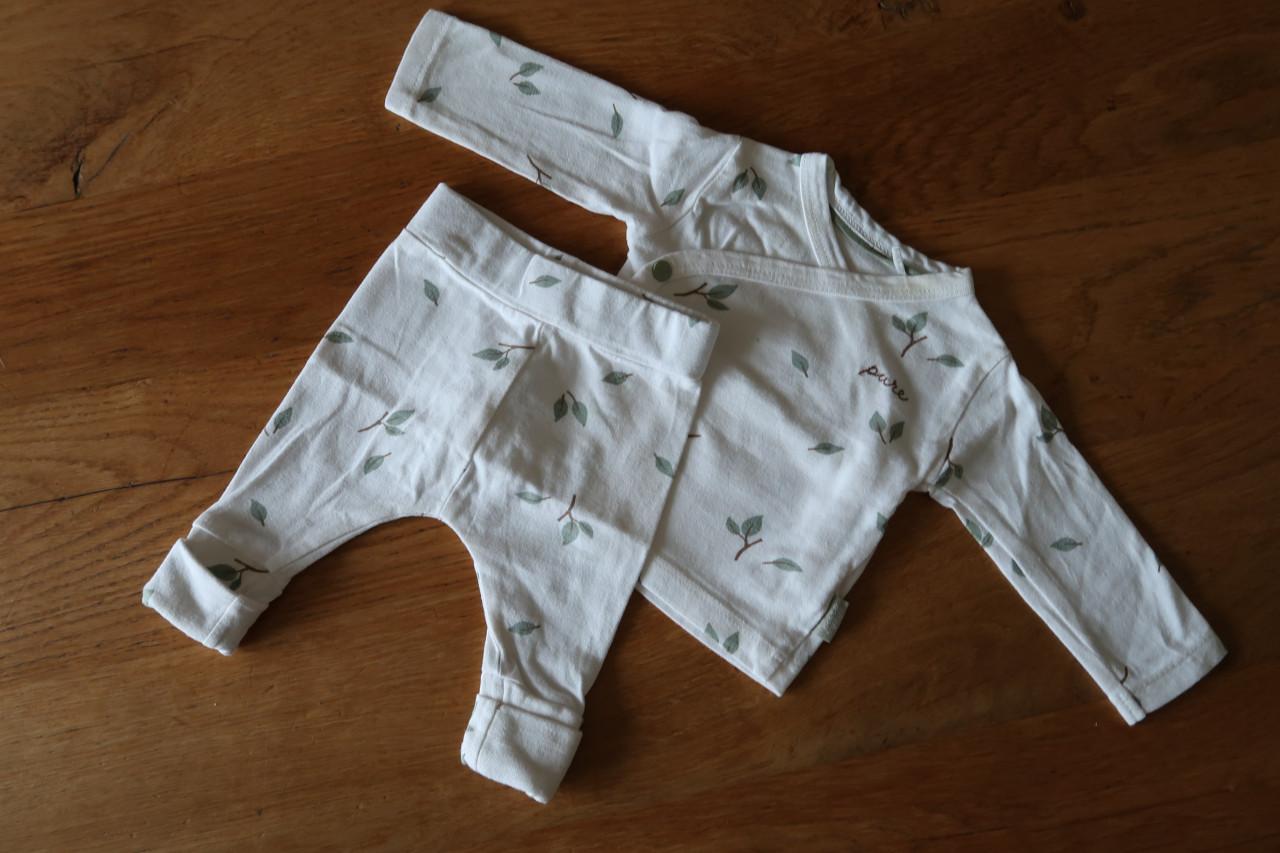 Setjes babykleding, alles als nieuw en €2,00 per setje, maatje 44