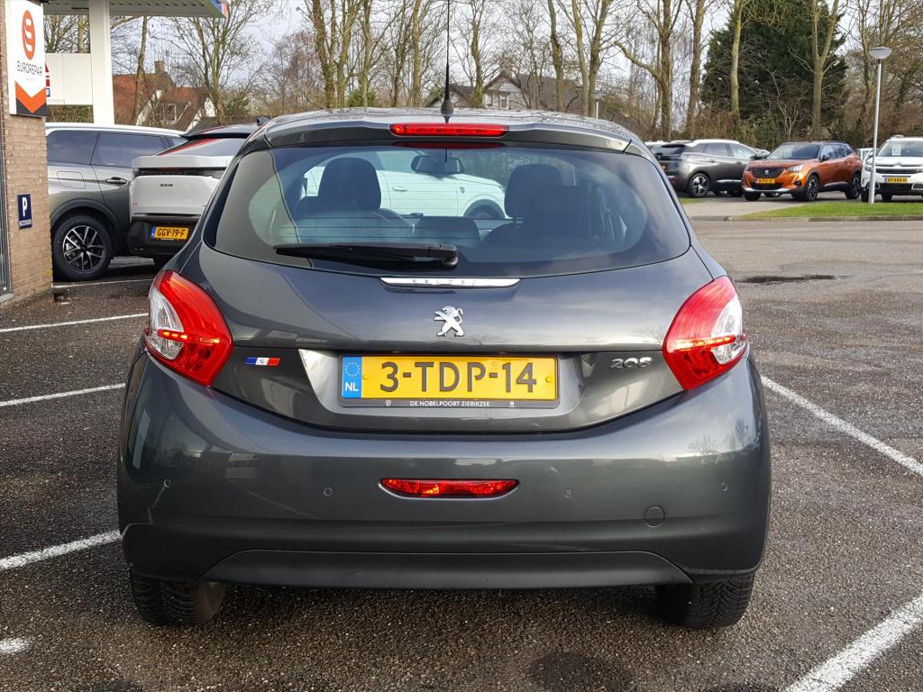 Peugeot 208 envy 1.2 vti 82pk 5d navigatie | cruise & climate control | par