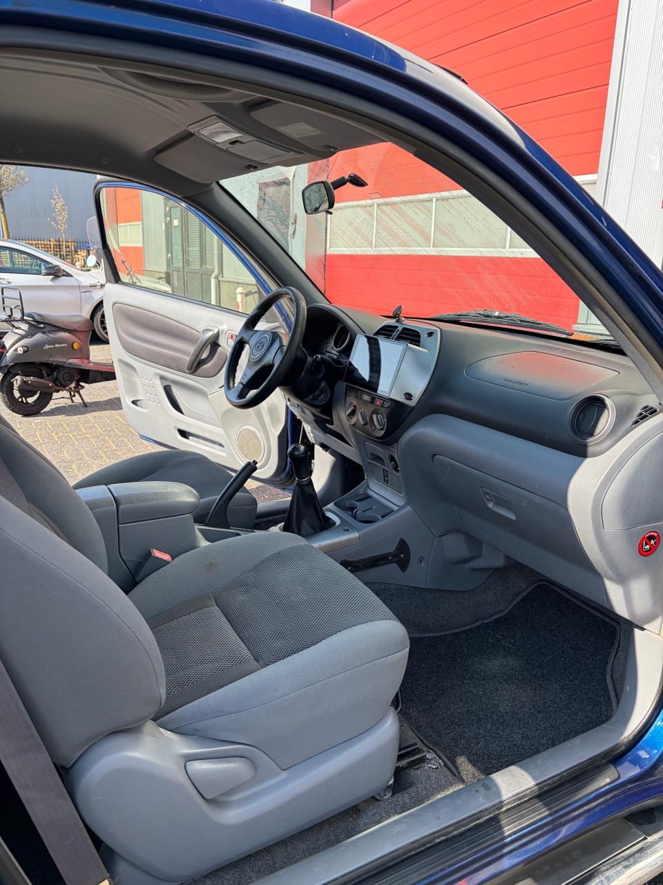 Toyota Rav4 2.0 I 3D 4WD 2000 blauw