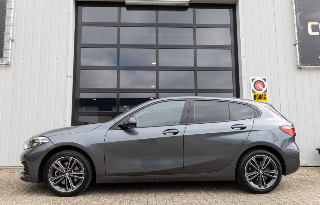 BMW 1 Serie 118i sport line business edition ✅shadowline✅nav✅getint glas