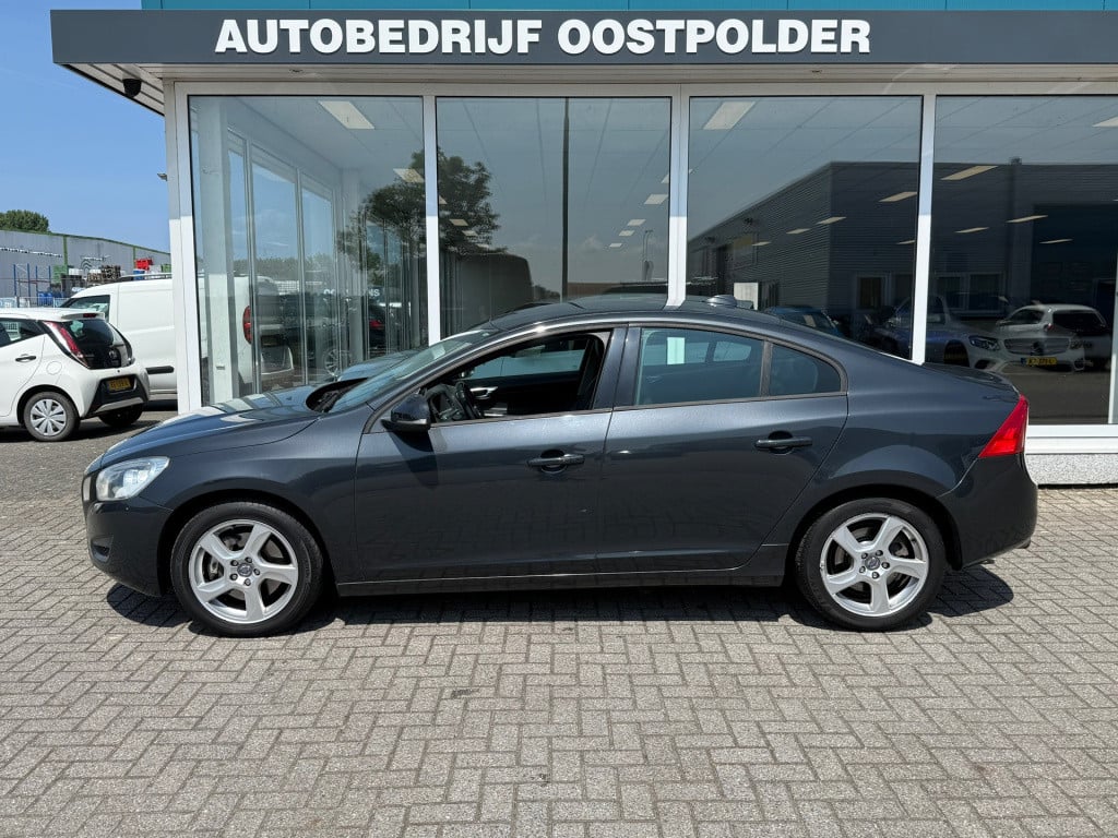 Volvo S60 2.0t intro edition