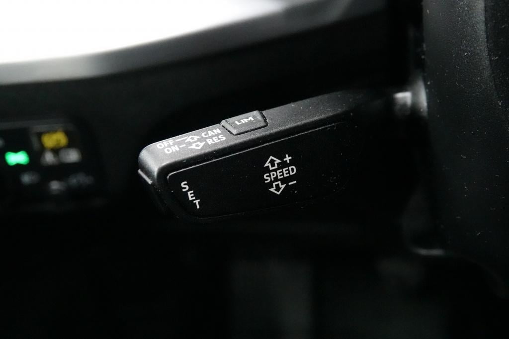 Audi Q2 1.0 tfsi sport | stoelverw. | led | pdc | 19" |