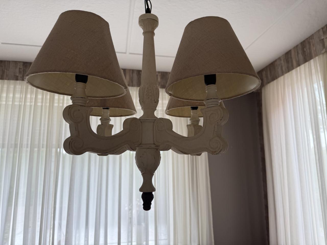 Hang lamp met kapjes