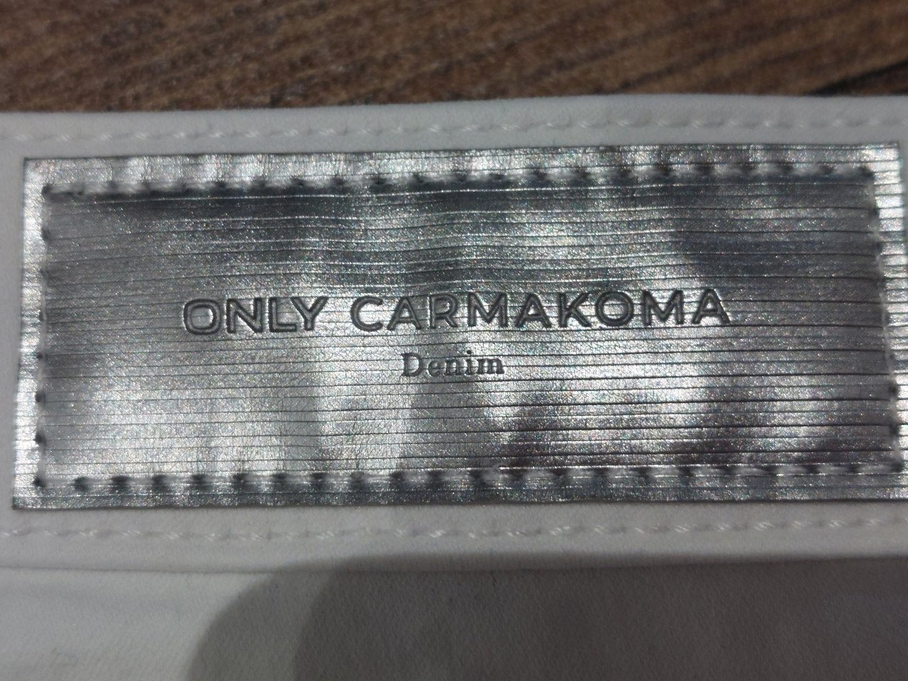 Witte korte Only Carmakoma damesbroek mt M