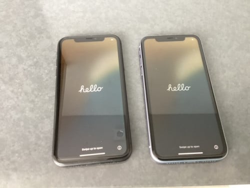 2 x Apple iPhone 11 64GB
