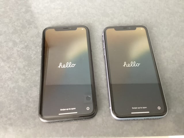 2 x Apple iPhone 11 64GB