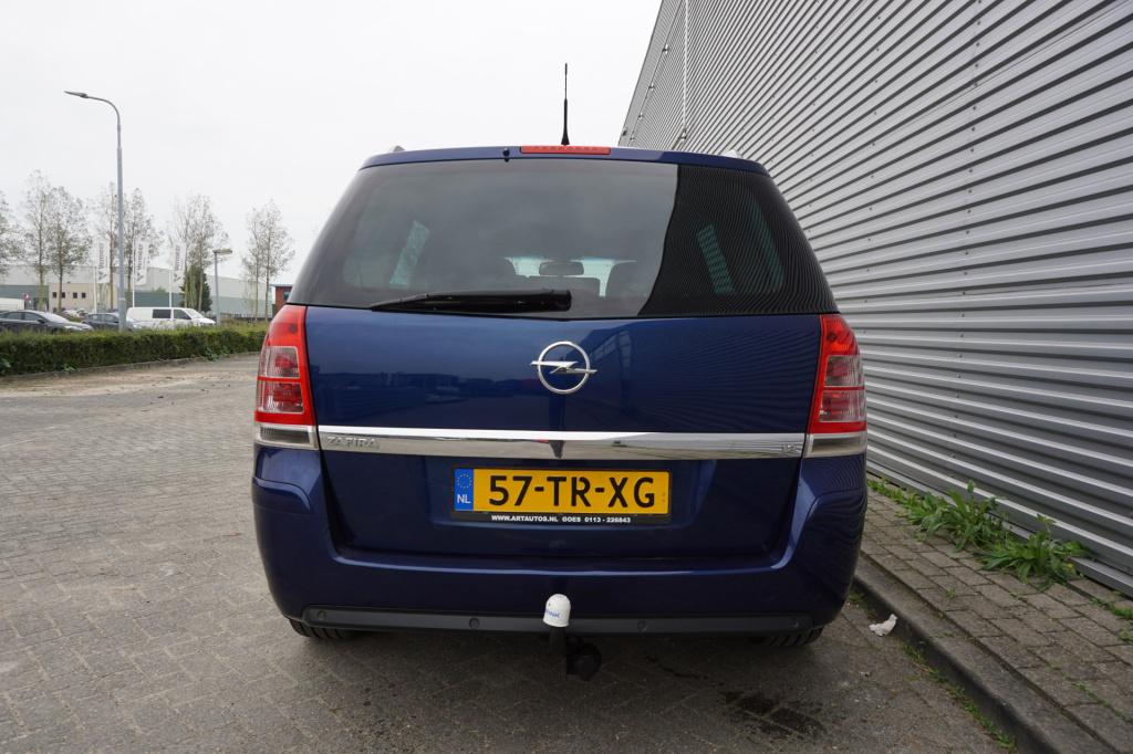 Opel Zafira 1.8 cosmo airco / cruise / elektr. ramen / parkeers. / trekhaak