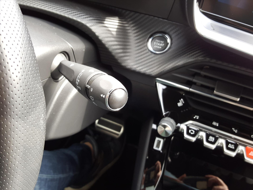 Peugeot 208 gt pack ev 50kwh 136pk/12%bytelling+btw | 3-fase navigatie | cr