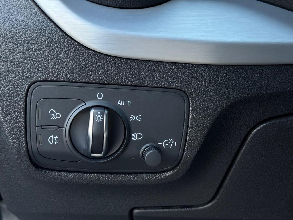 Audi Q2 35 tfsi cod s- edition * pano * leder * keyless * virtual cockpit