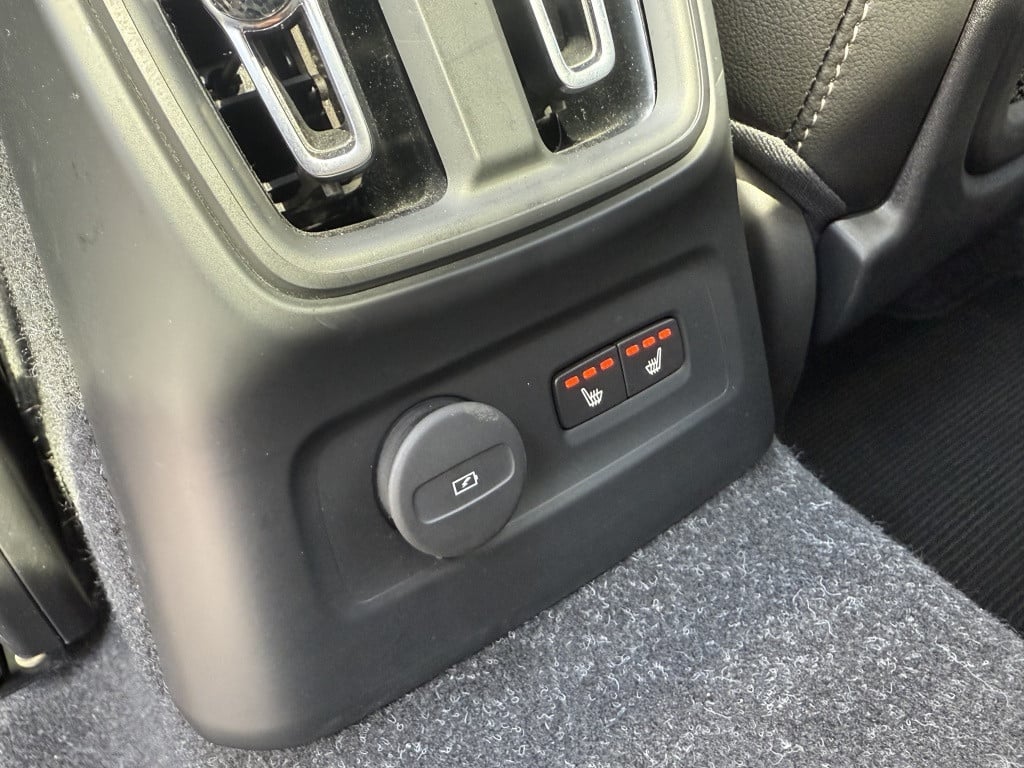 Volvo XC40 t5 262pk recharge r-design | panodak| adap.cruise| 360camera| el