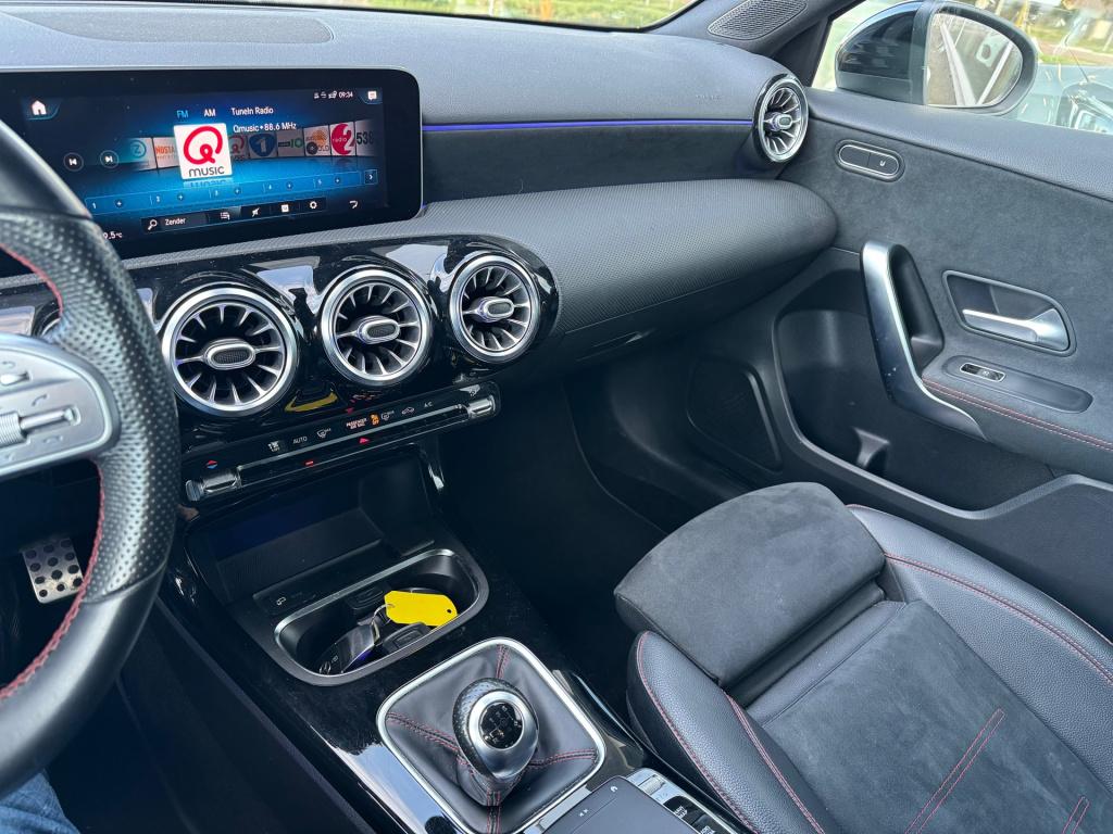 Mercedes-Benz A-Klasse 180 business solution amg night-pakket , sfeer verli