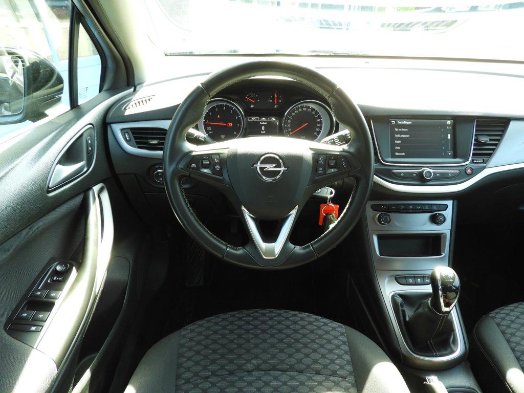 Opel Astra sports tourer 1.2 edition