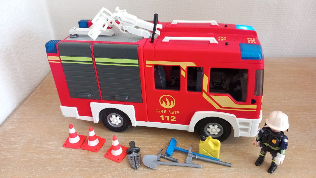 Playmobil brandweerkazerne met auto's en uitbreiding