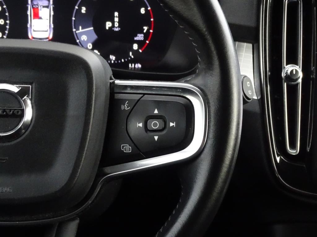 Volvo XC40 2.0 t4 momentum