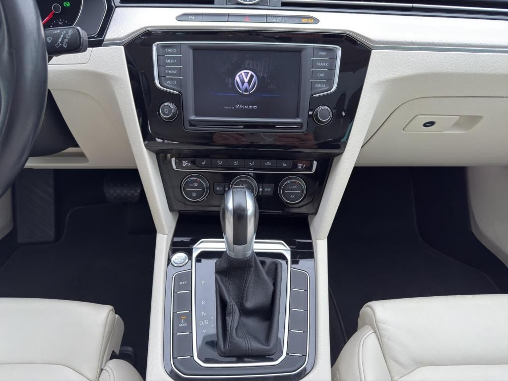 Volkswagen Passat variant 1.4 tsi gte highline | leder stoel en verwarmd   