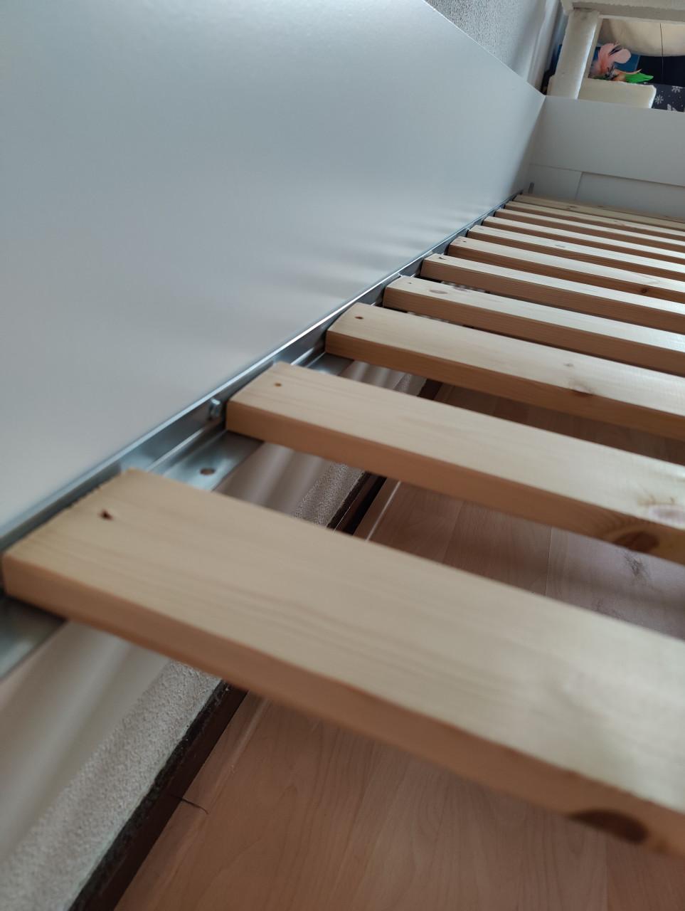 Logeer bed uitschuifbaar één of tweepersoons - IKEA bedbank + 2 matrassen