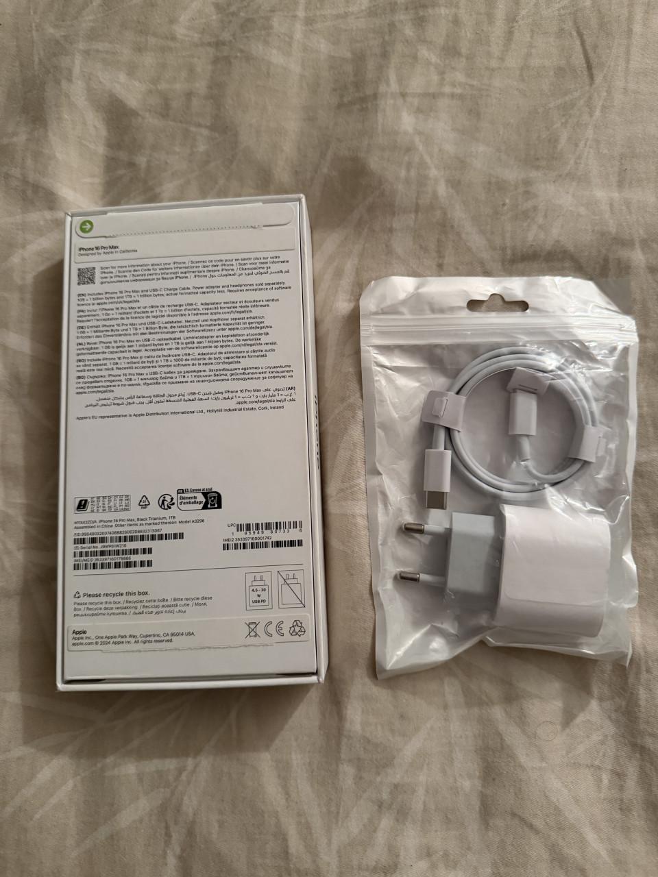 Apple iPhone 16 Pro Max - 1TB - Zwart Titanium - NIEUW -