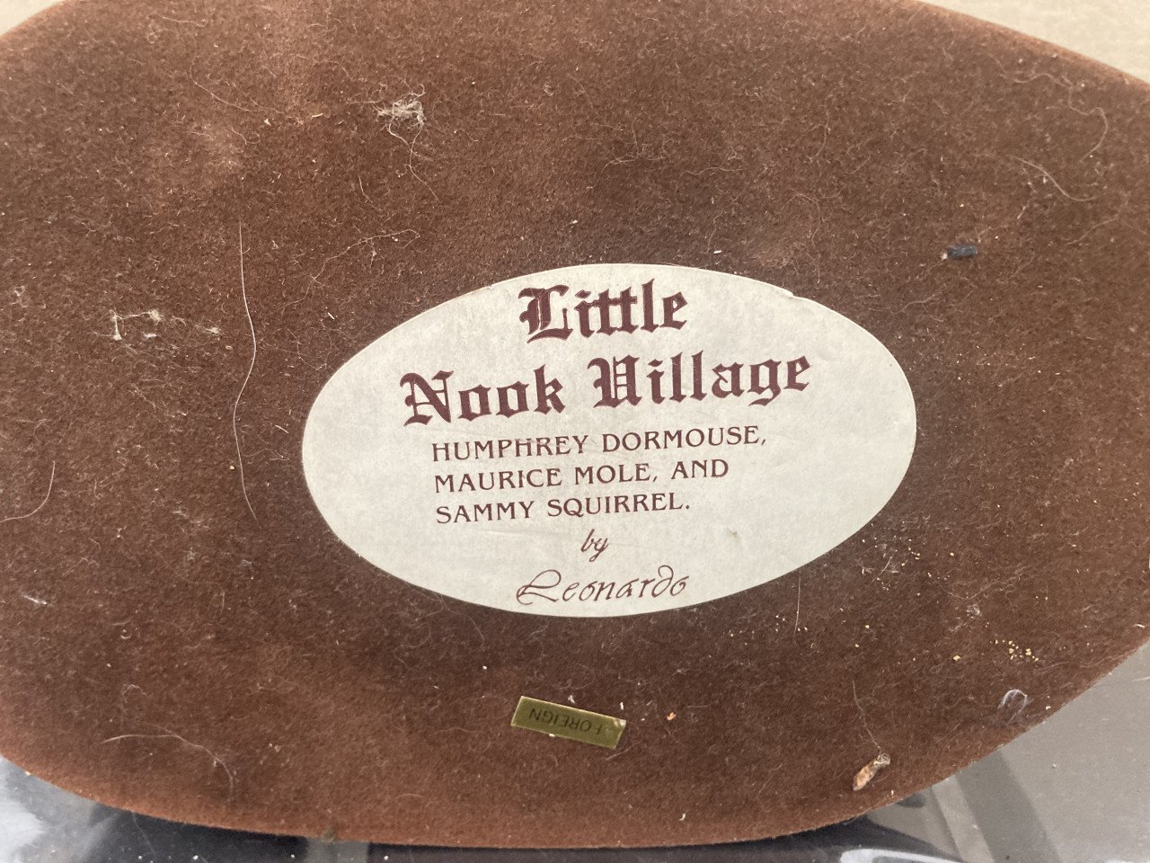 Beeldjes ‘little nook village’ by Leonardo