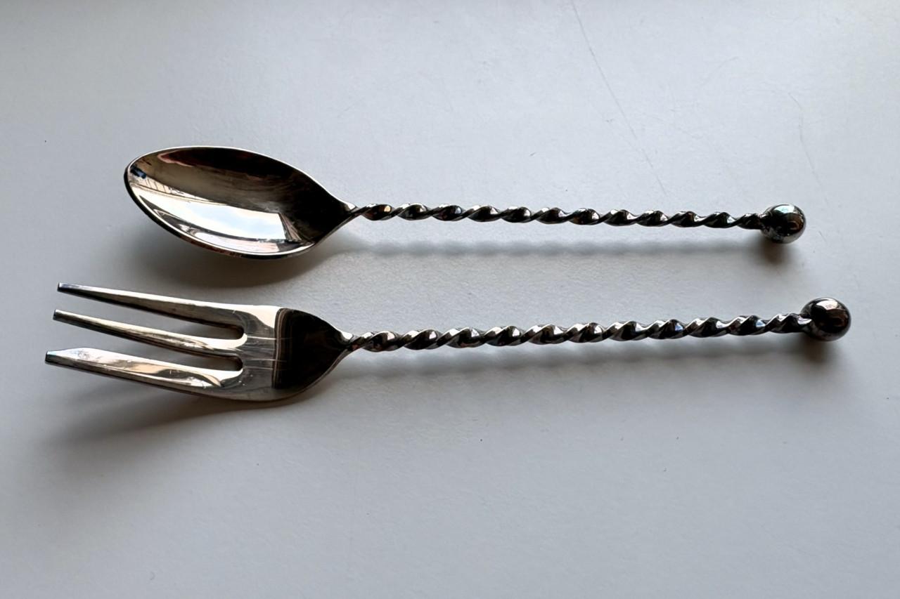 14 mooie gebaksvorkjes en -lepeltjes.