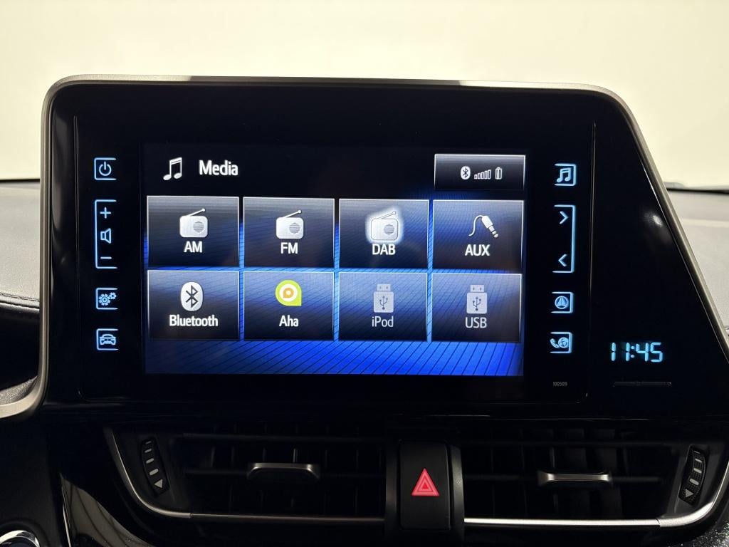 Toyota C-hr 1.8 hybrid dynamic | navi | camera | trekhaak |