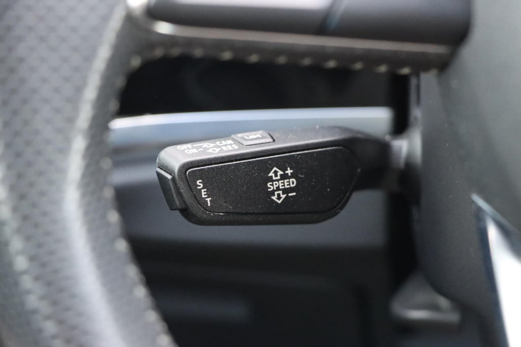 Audi Q3 35 tfsi s line s-tronic