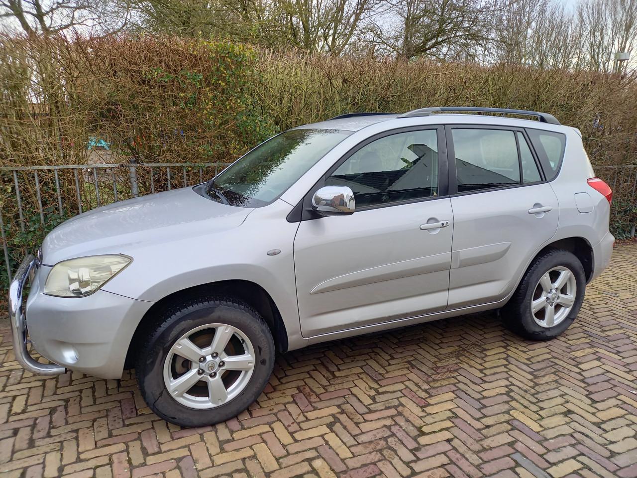 Toyota RAV4 2.0 16V  Vvt-i Executive