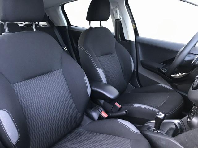 Peugeot 208 1.2 automaat navi | pdc | cruise | airco | trekhaak | dab etc.