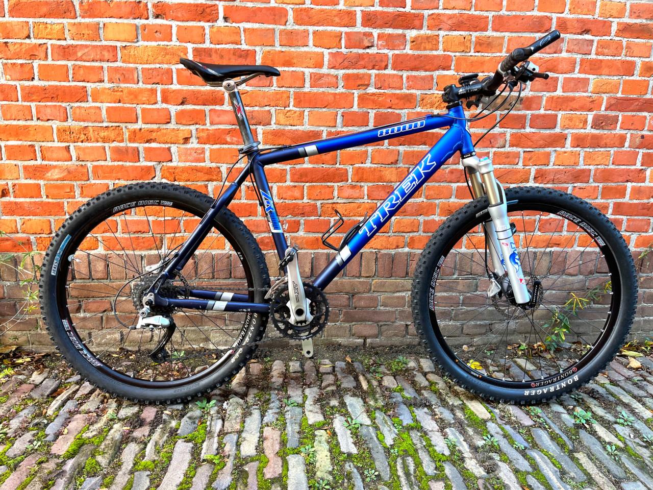 Trek 8000