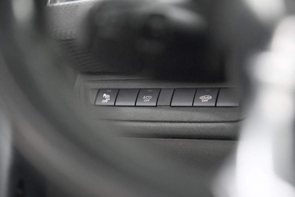 Peugeot 2008 puretech 110 allure | panoramadak | apple carplay | navigatie 