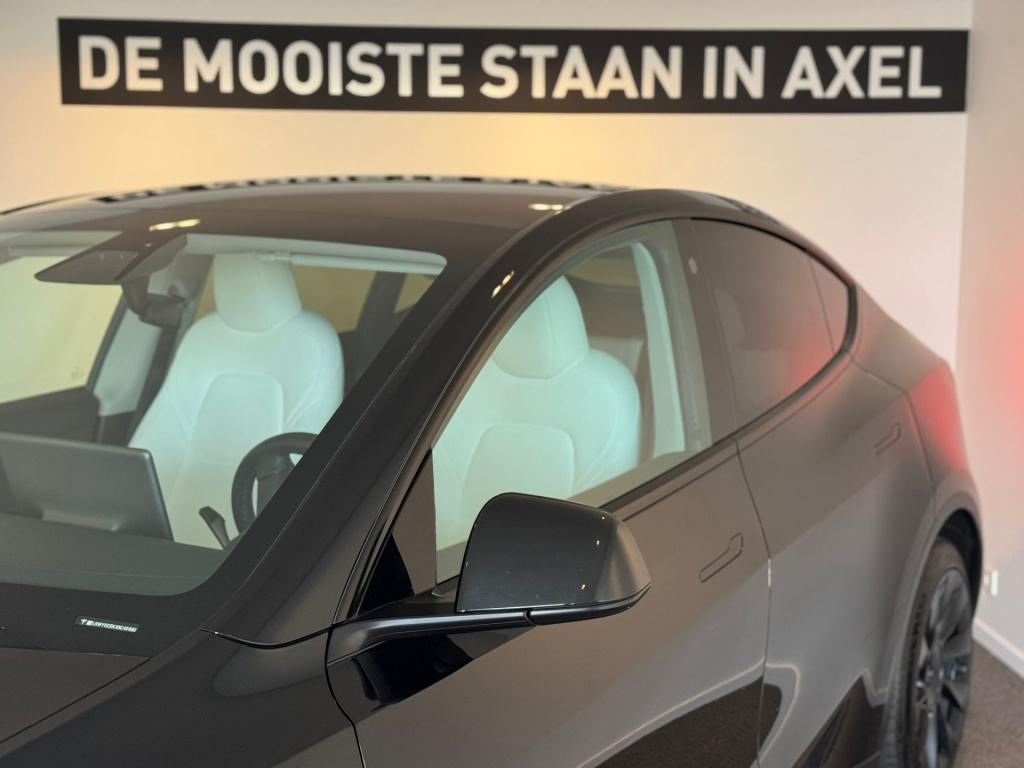 Tesla Model Y long range awd 75 kwh