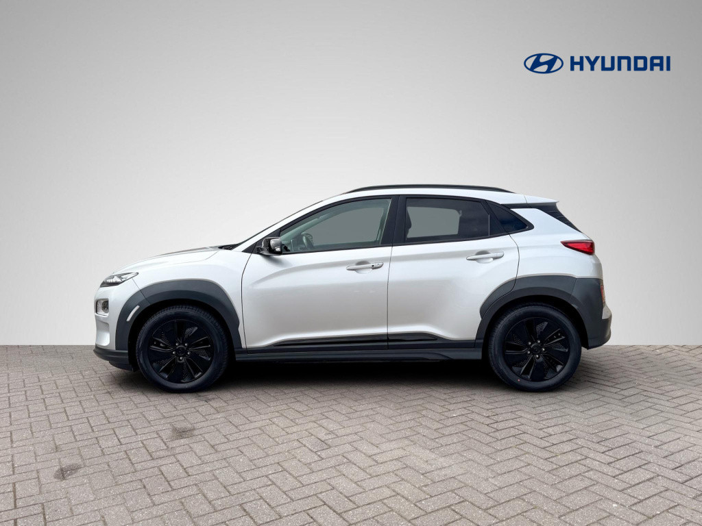 Hyundai Kona ev premium 64 kwh 3-fase lader | schuif-/kanteldak | navigatie