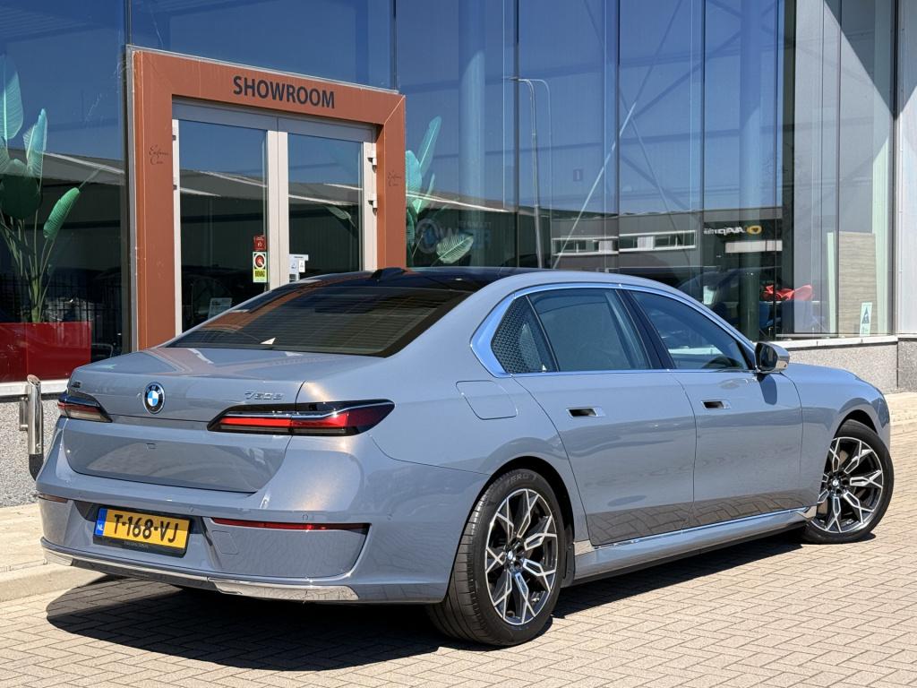 BMW 7 Serie 750e xdrive | bowers & wilkins | 360 | skylounge | leder | trek