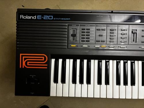 Roland Synthesizer uniek