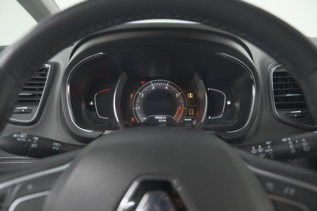 Renault Scenic tce 140 bose | trekhaak | camera | dodehoekdetectie | naviga