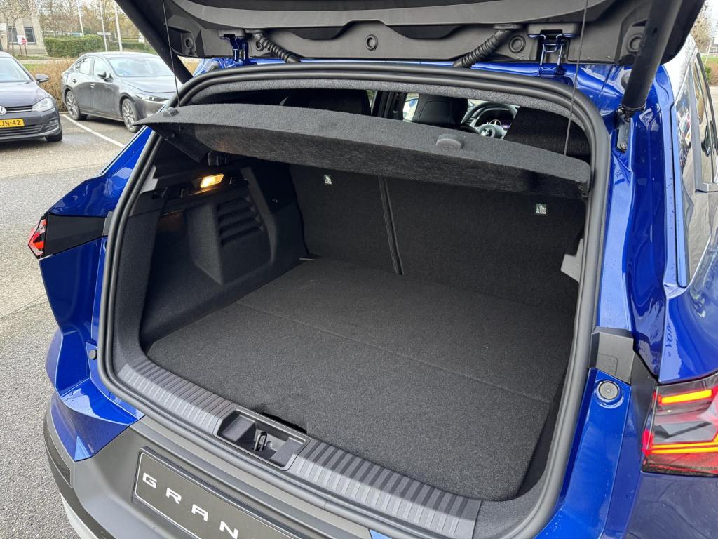 Mitsubishi Grandis 1.8 hev first edition