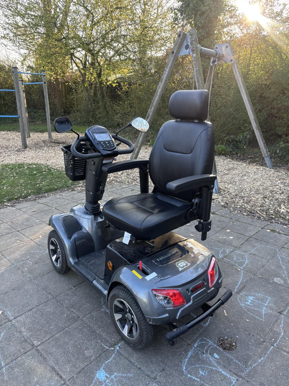 Vermeiren Carpo 4 scootmobiel 266km! Nieuwstaat grijs 4d