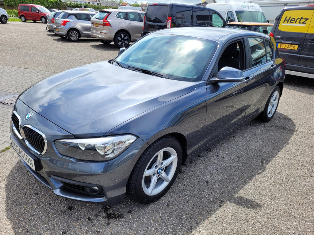 BMW 1 Serie 116i executive advantage . navi climate pdc lm velgen led stoel