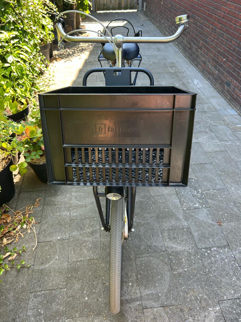 Cortina u4 transportfiets met krat en tasdrager