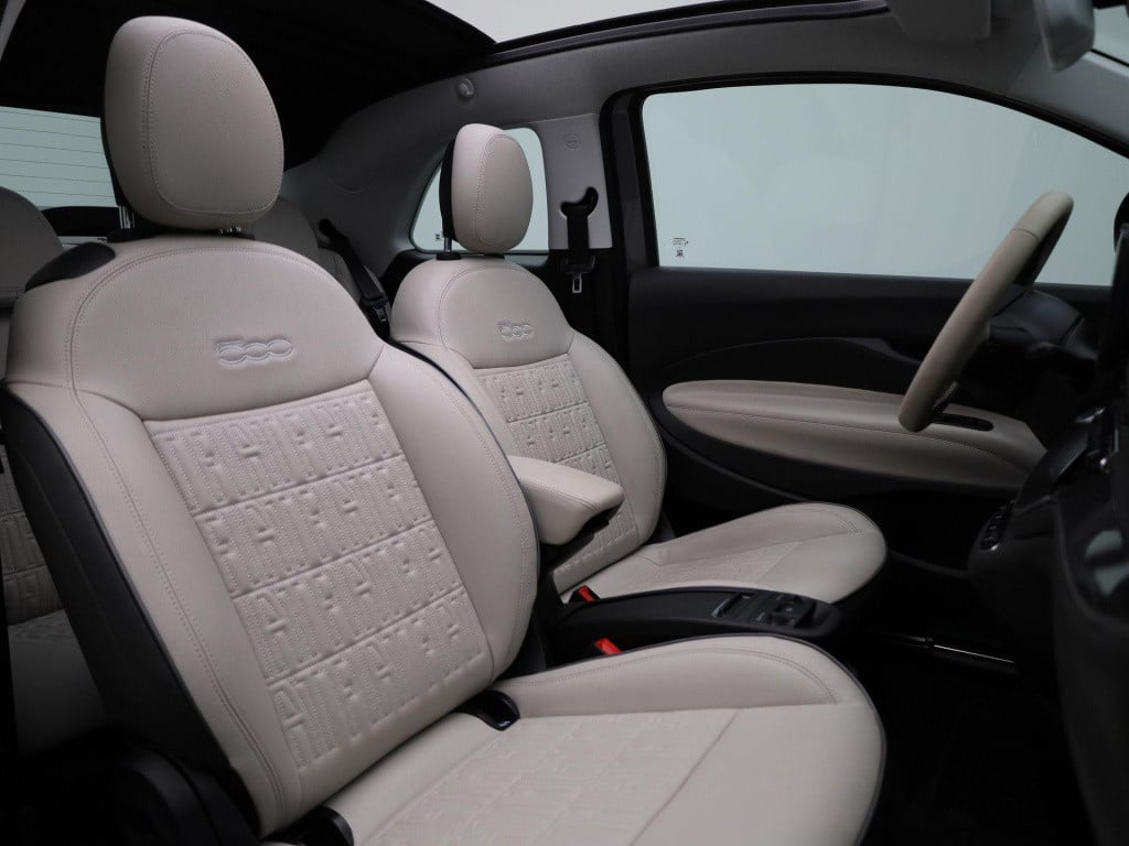 Fiat 500e c la prima 42 kwh leren bekleding - navigatie - camera - adapt. c