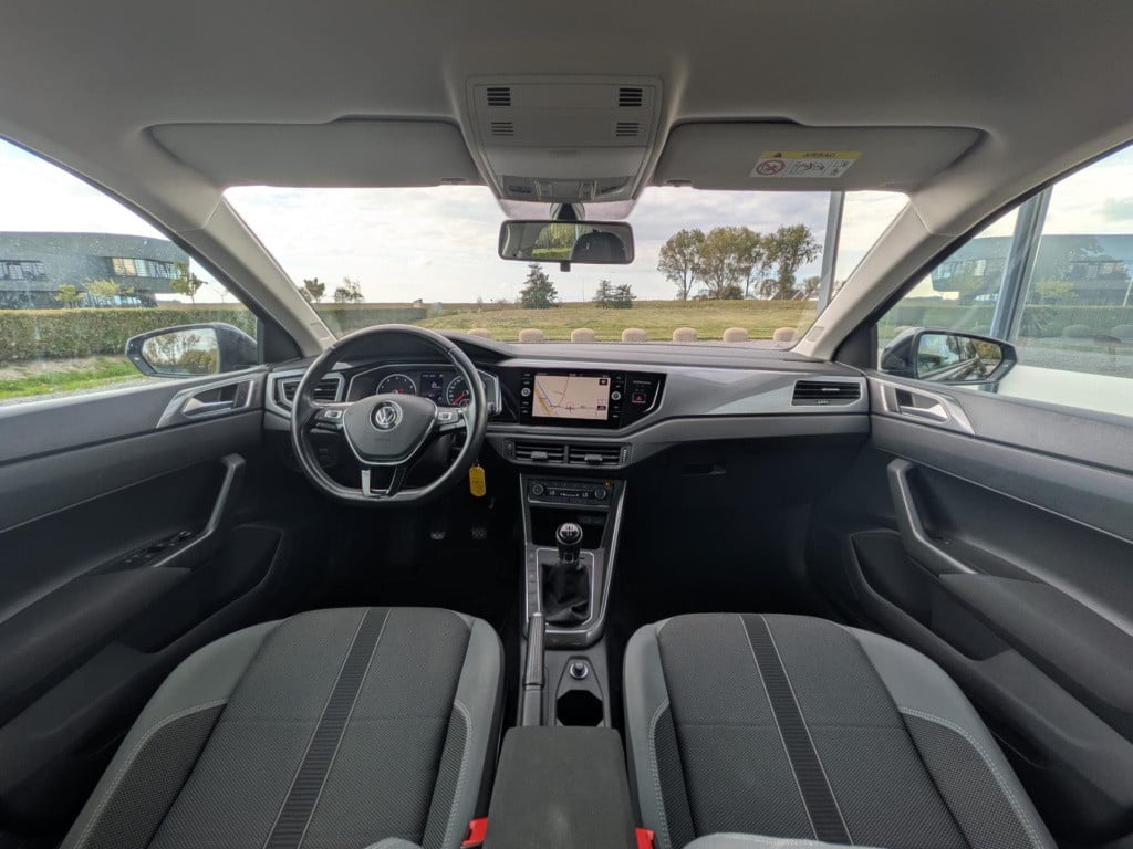 Volkswagen Polo 1.0 tsi highline | adaptieve cruise control | carplay | nav